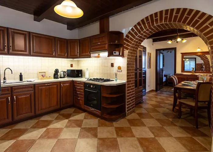 Bakonyi Muzsa Vendeghaz Villa